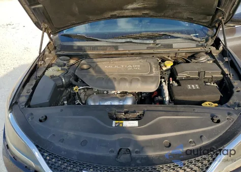 2015 Chrysler 200 Limited z USA, uszkodzony, nr VIN 1C3CCCAB3FN713111